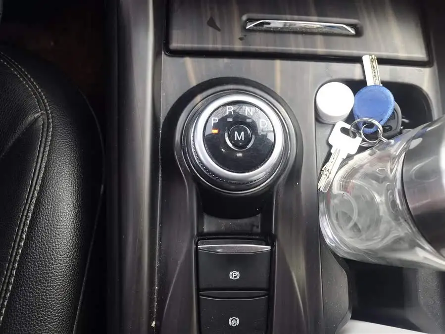 مستكشف 2020 إيكوبوست 285 فئة تيتانيوم 4WD 6 مقاعد