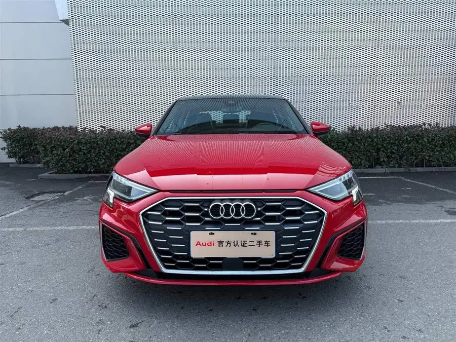 أودي A3 2022 A3L ليموزين 35 TFSI الطراز الرياضي الأنيق