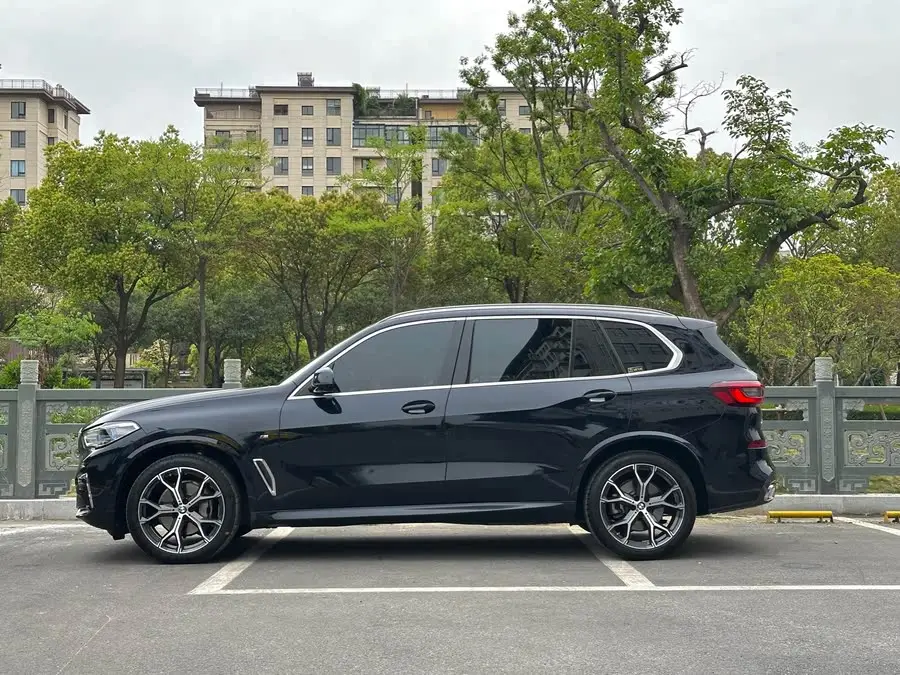 BMW X5 2022 Facelift xDrive 40Li M Sport Package