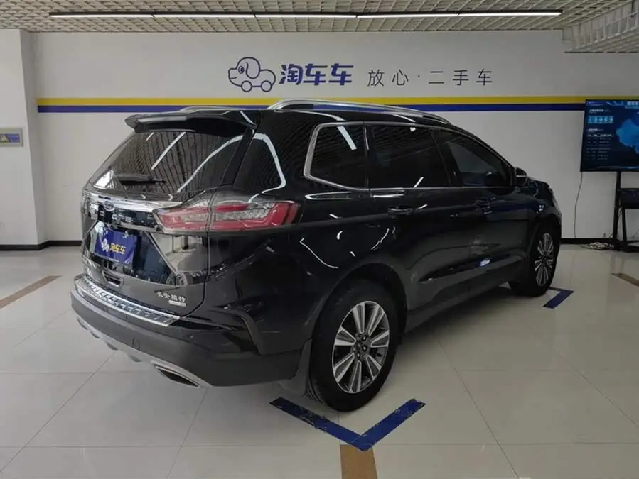 2022 Edge PLUS EcoBoost 245 AWD Platinum 7-seater