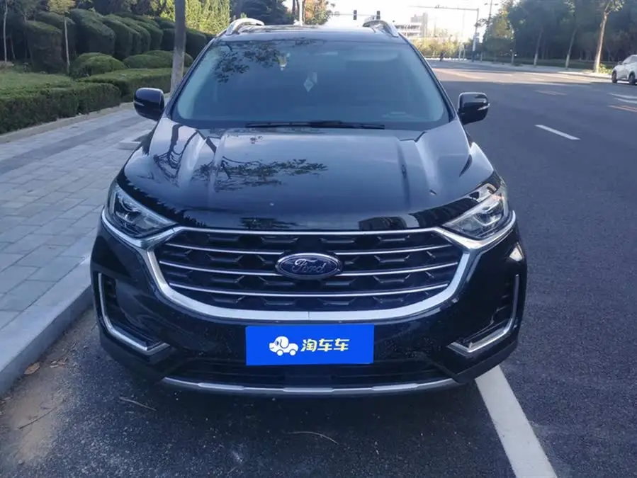 2022 Ford Edge PLUS EcoBoost 245 AWD Platinum 7-seater