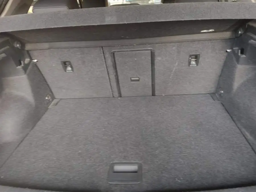 T-ROC 2021 موديل 280 TSI DSG دفع ثنائي إصدار النخبة الذكية المتصلة