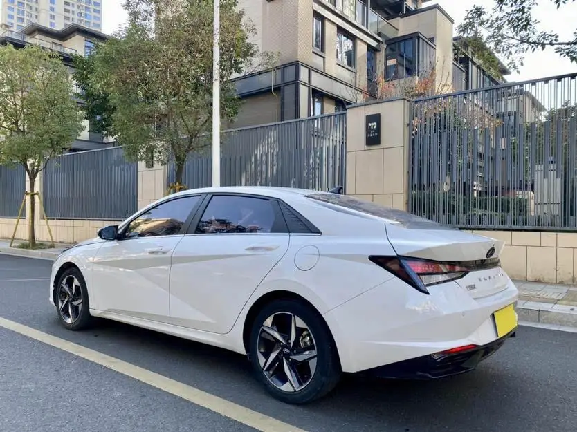 إيلانتر 2022 1.5 لتر CVT LUX النسخة الفاخرة