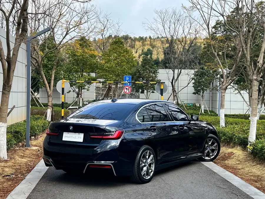 بي إم دبليو i3 2024 eDrive 35 L