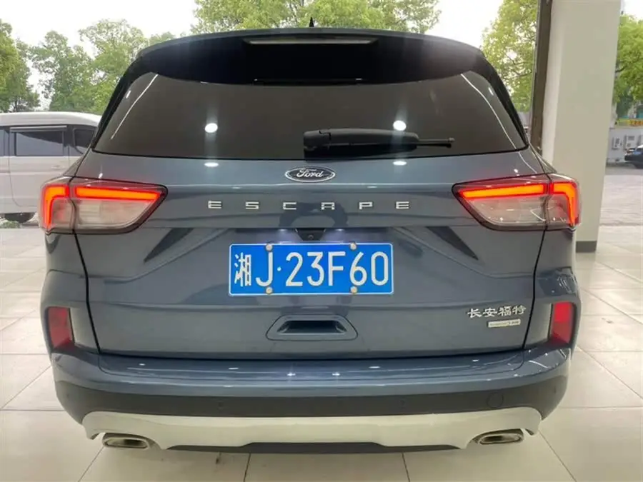 2020 فورد إسكايب إيكوبوست 245 دفع أمامي استمتاع ذكي