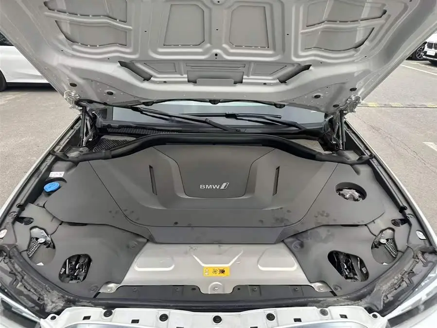 BMW iX3 2023 Leading Model