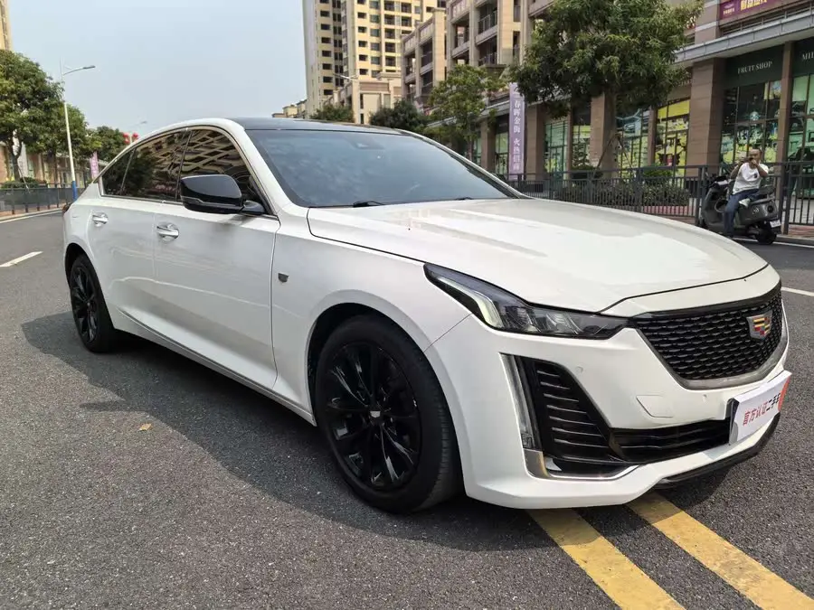 كاديلاك CT5 2020 طراز مُعدل 28T فاخرة