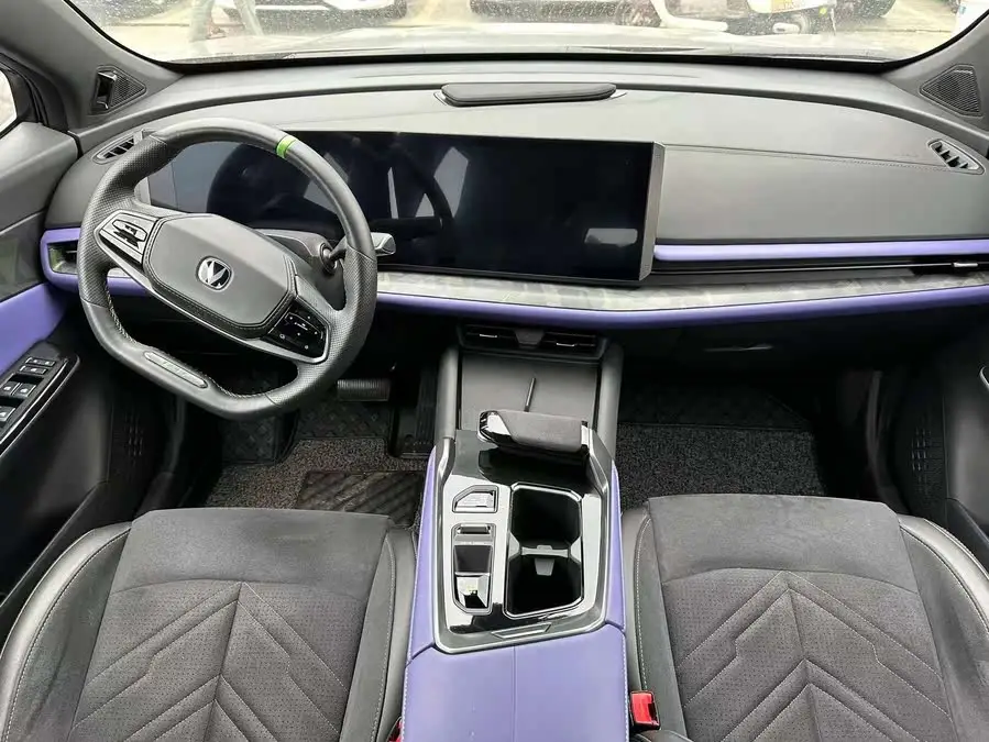 تشانغآن UNI-T 2023 الجيل الثاني 1.5T النسخة الرياضية الفاخرة