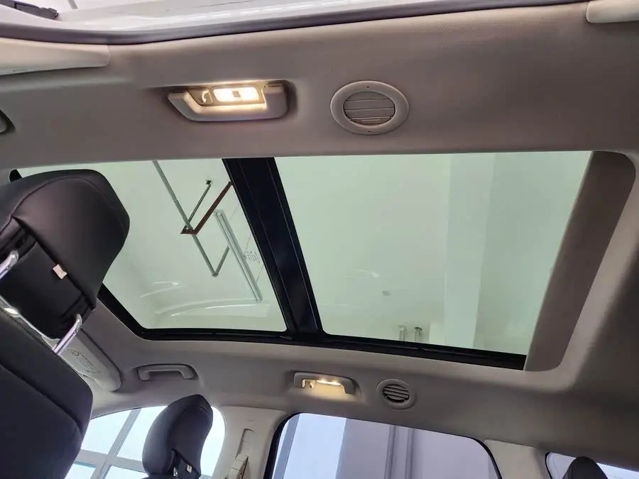 2020 Ford Edge EcoBoost 245 Two-Wheel Drive Platinum 7-Seater