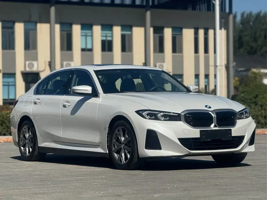 بي إم دبليو i3 2022 إيدرايف 35 ل