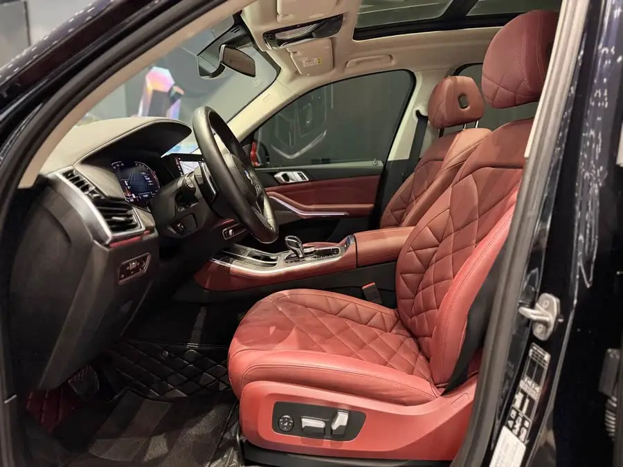 بي إم دبليو X5 2022 xDrive 30Li باقة M الرياضية الفاخرة