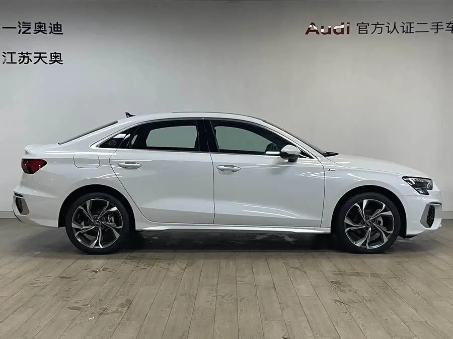 أودي A3 2023 A3L ليموزين 35 TFSI الفاخرة الرياضية