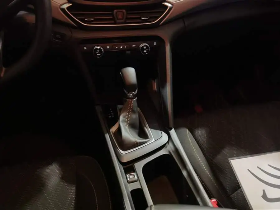 Wuling Almaz 2020 Light Hybrid 530T Automatic Enjoy Version (5+2 seats)