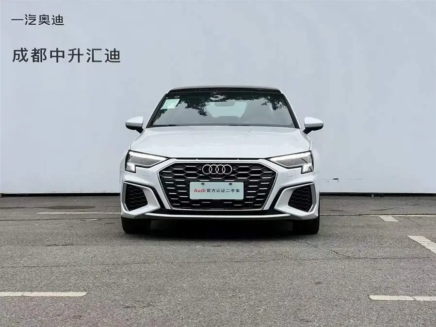 أودي A3 طراز 2022 A3L ليموزين 35 TFSI النموذج الرياضي الأنيق