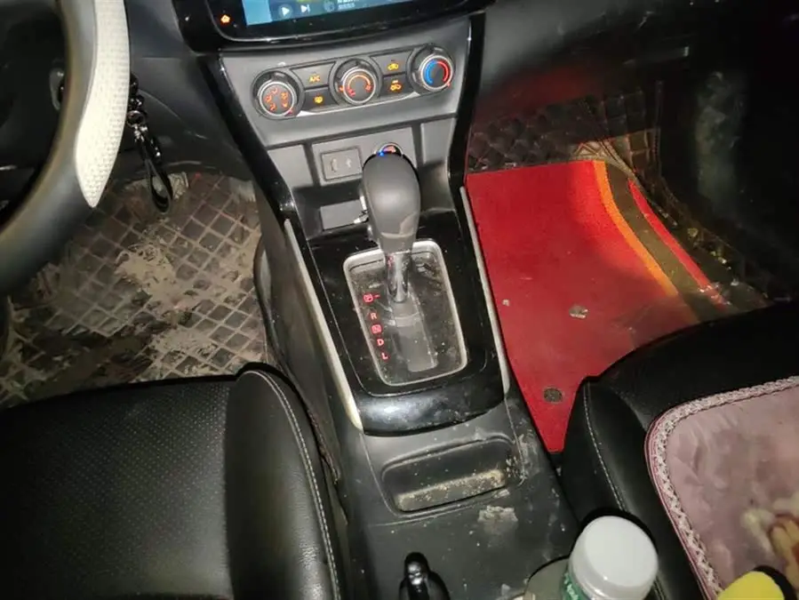 2021 نيسان سيلفي كلاسيك 1.6XL CVT إصدار فاخر