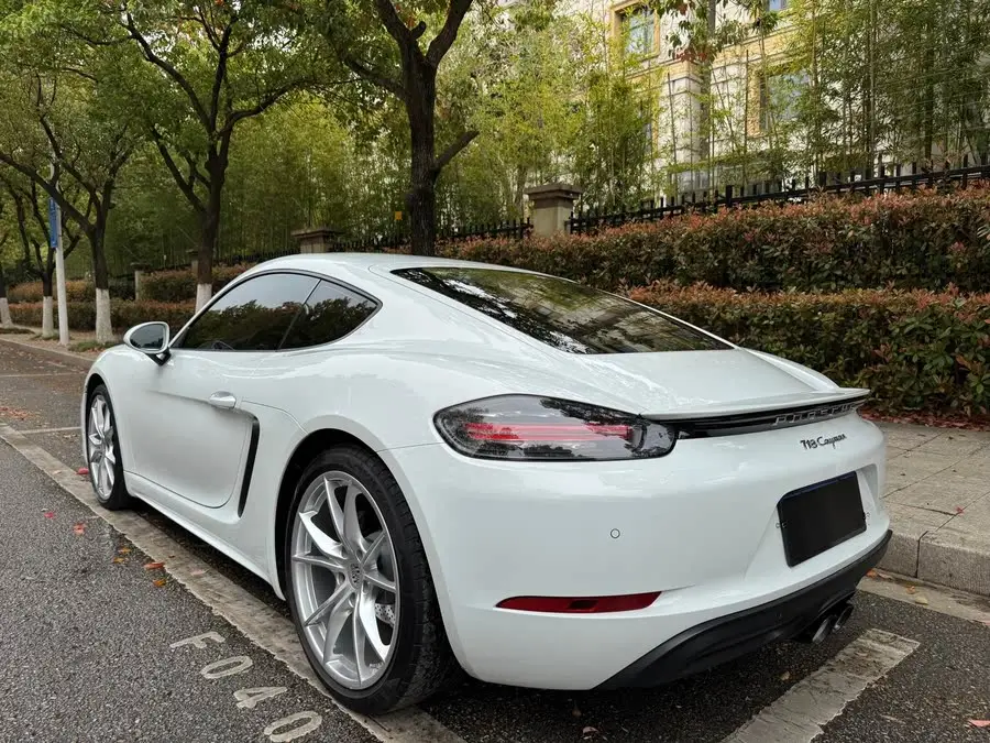 Porsche 718 2022 Cayman 2.0T