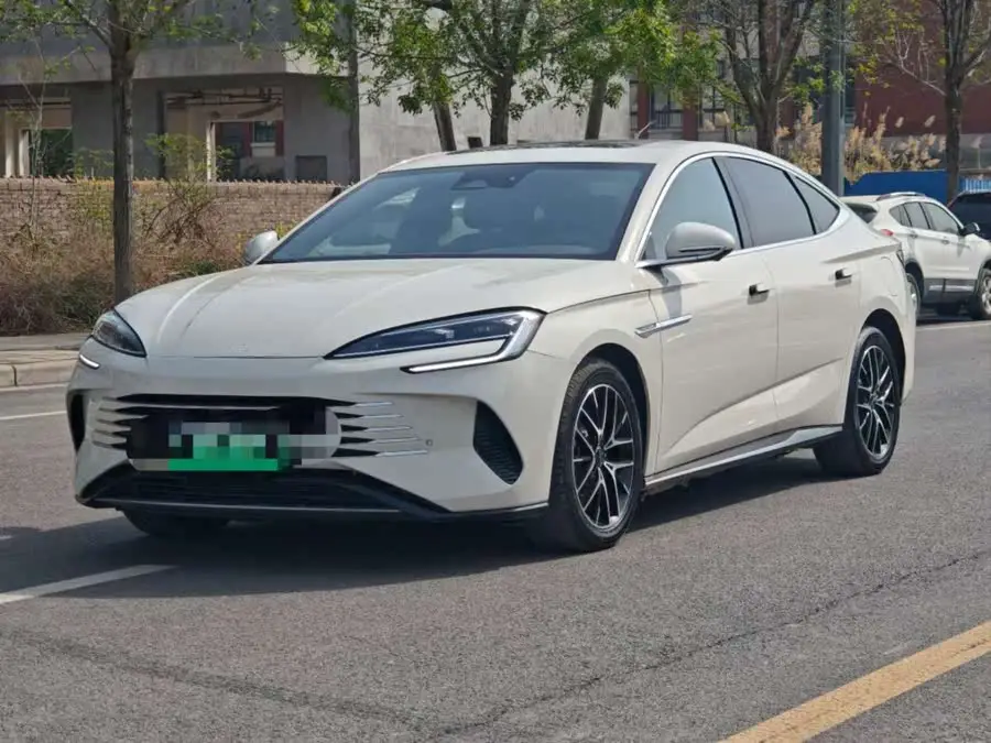 سيلاين 2024 إصدار الشرف DM-i 1.5L 121 كم الطراز الفاخر