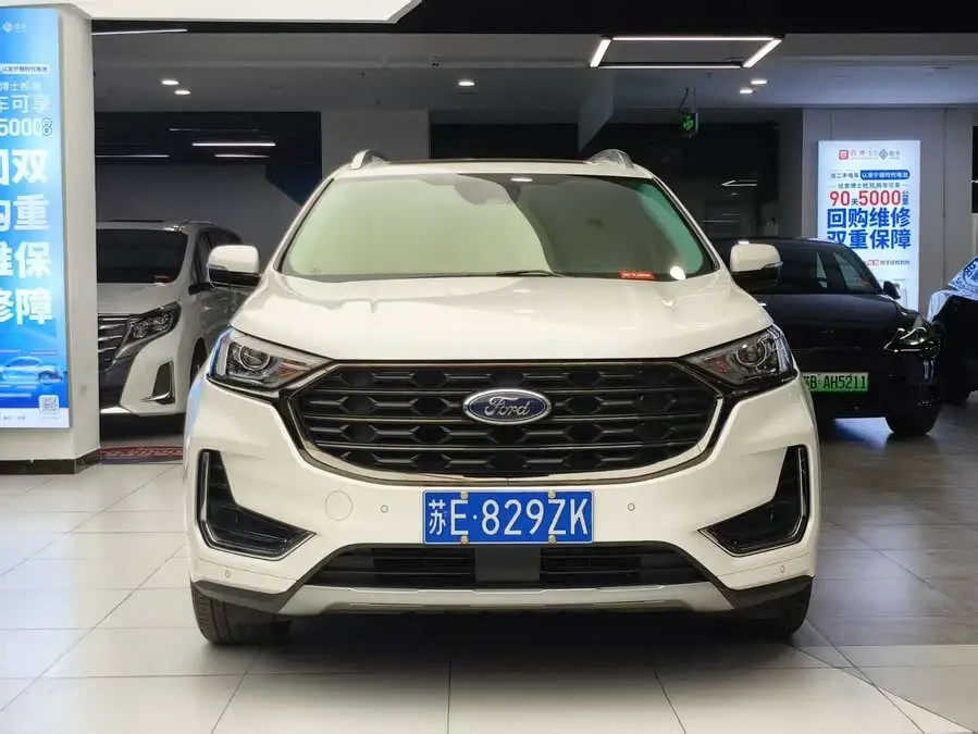 2020 Ford Edge EcoBoost 245 FWD Titanium 7-Seater