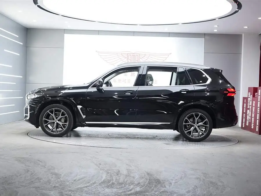 BMW X5 2023 xDrive 30Li M Sport Package