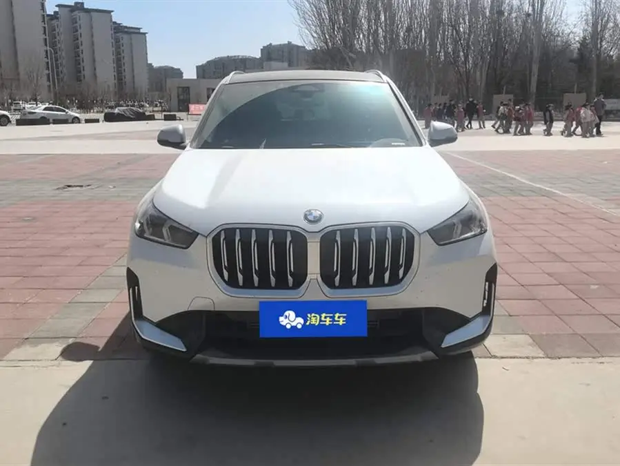 بي إم دبليو X1 2024 sDrive25Li حزمة تصميم X