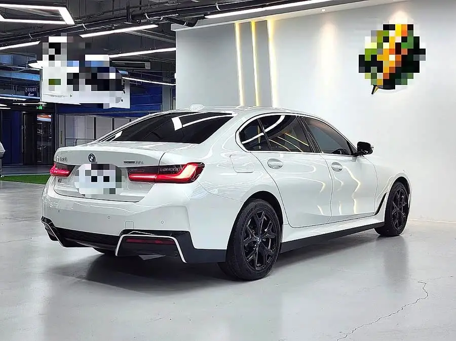 بي إم دبليو i3 2024 eDrive 35 L