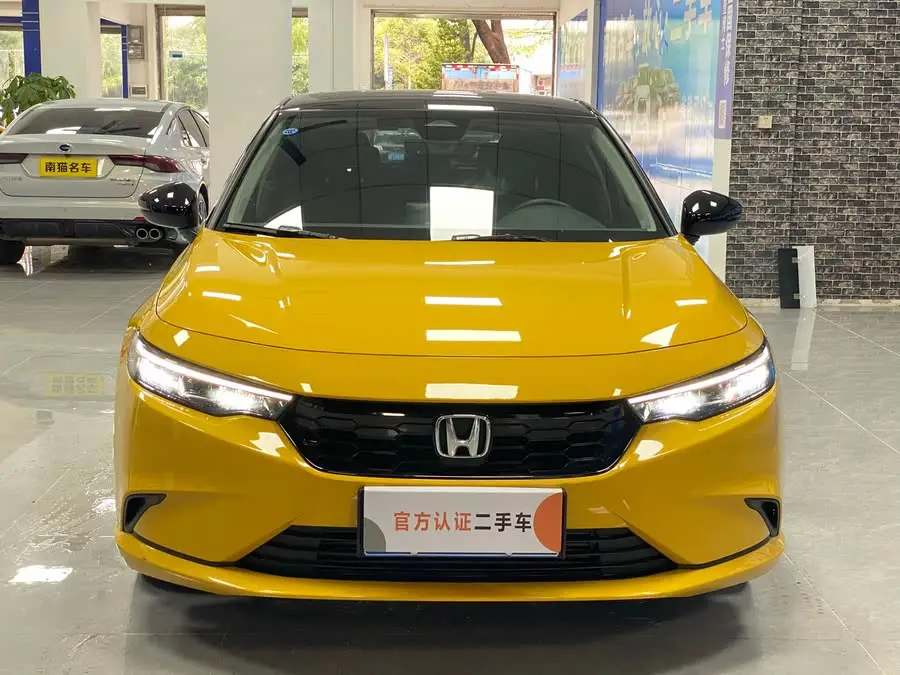 طراز 2023 هاتشباك 240TURBO CVT إصدار الليل الخيالي