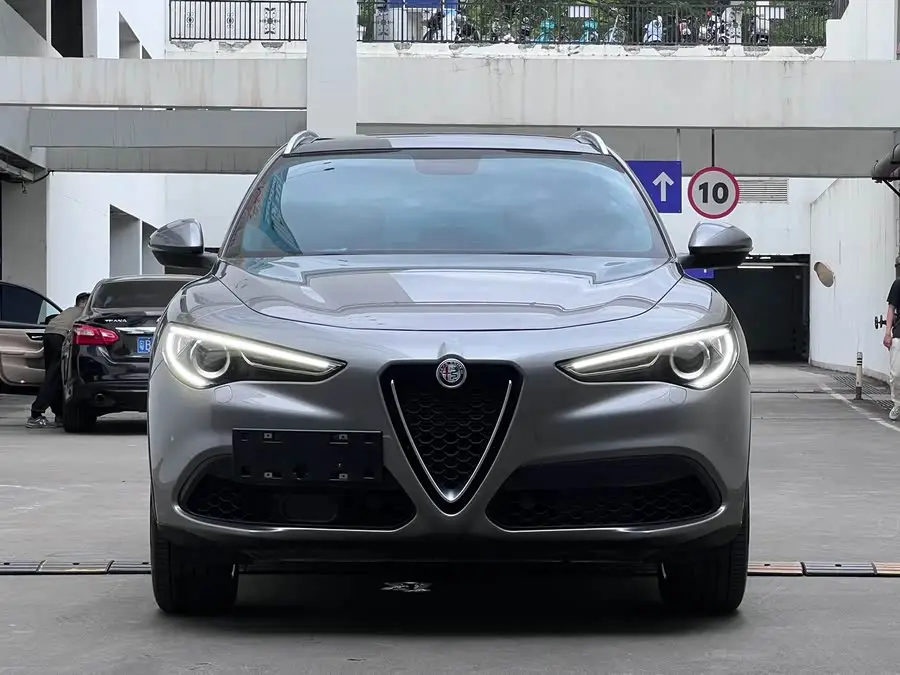 Stelvio 2021 2.0T 280HP Luxury Edition