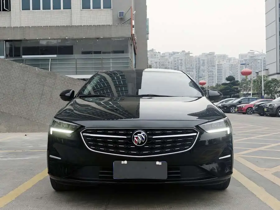 بيوك ريجال 2023 552T الإصدار الذكي