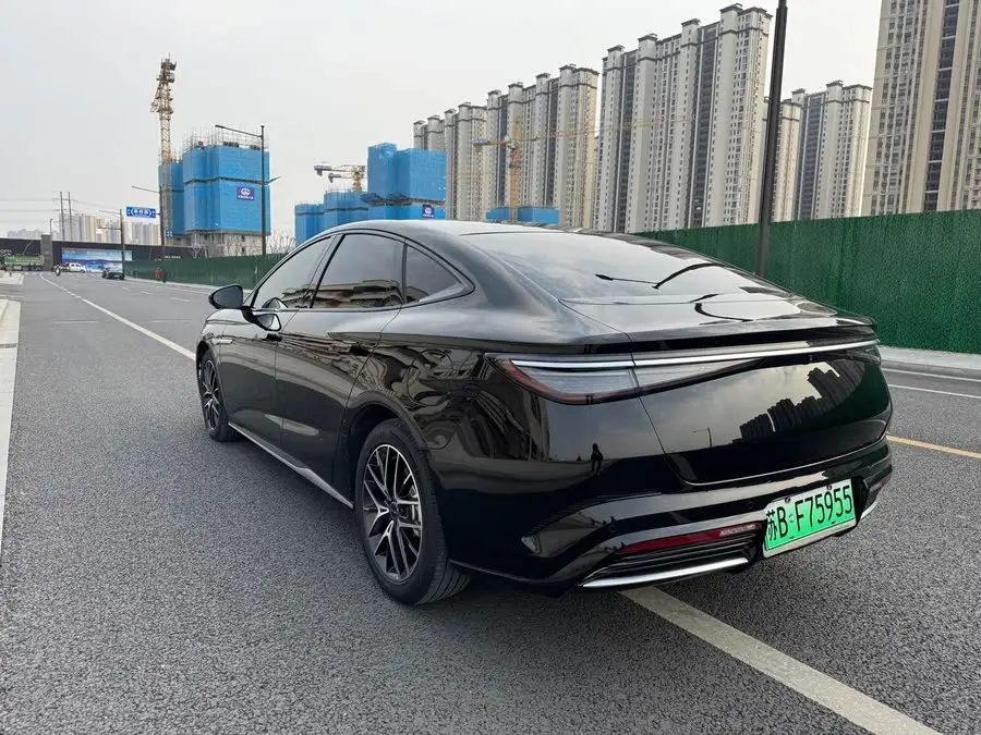 سيلاين 2024 إصدار المجد DM-i 1.5L 121كم النموذج المتميز