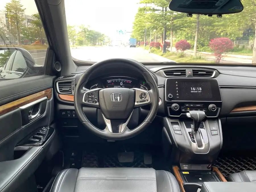 هوندا CR-V 2021 240TURBO CVT دفع أمامي أنيقة