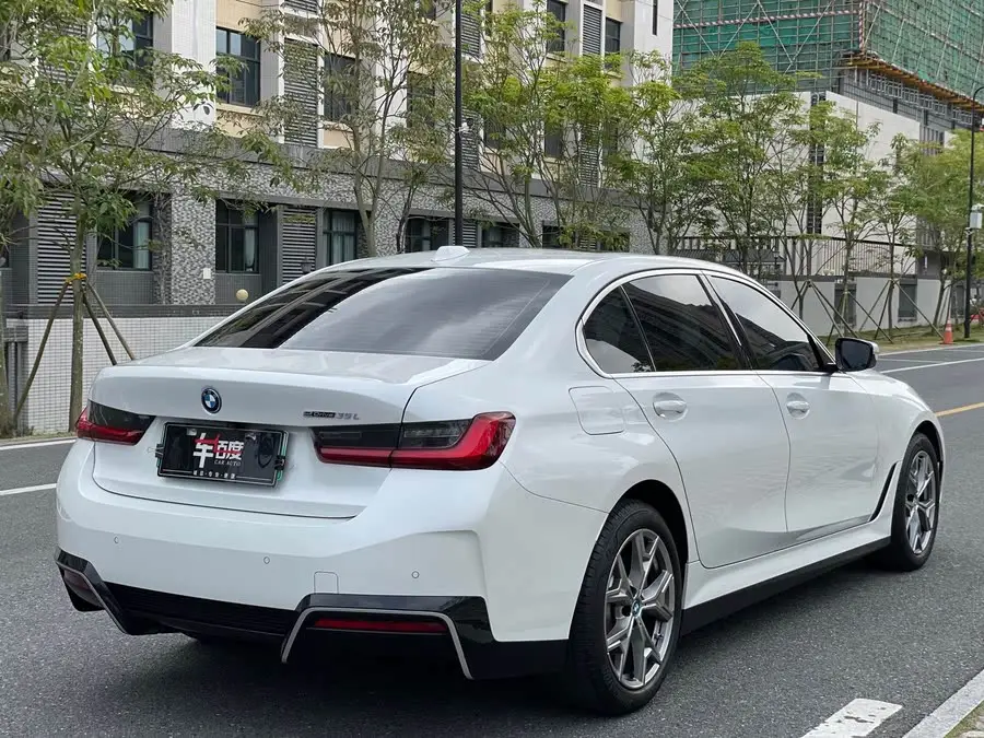 بي إم دبليو i3 2024 eDrive 35 L