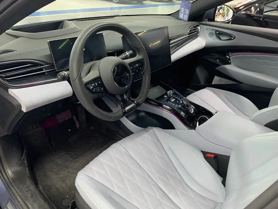 سيلاين 2022 إصدار 700 كم طويل المدى دفع خلفي