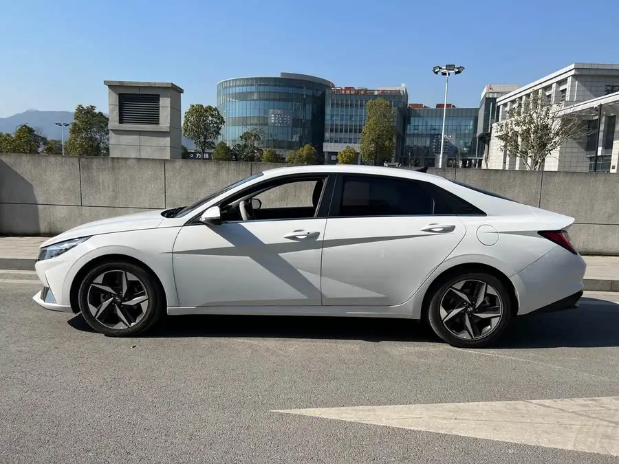 إيلانtra 2022 1.5L CVT LUX النسخة الفاخرة