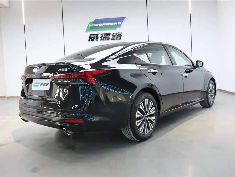 تيانا 2022 2.0L XL-TLS إصدار الاستمتاع