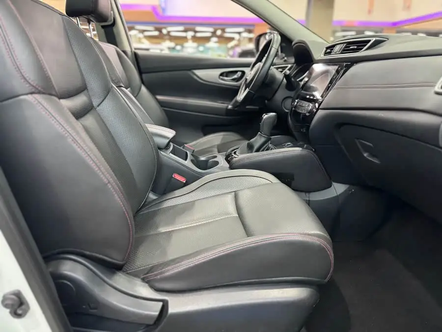 نيسان قاشقاي 2021 2.0 لتر CVT نسخة الرفاهية والقيادة