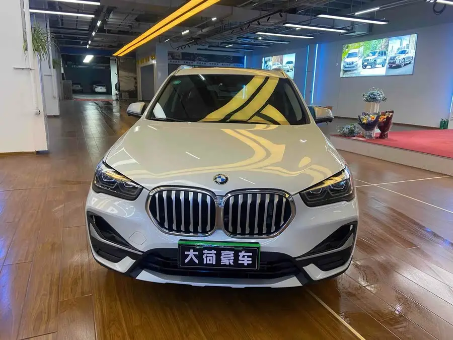 بي إم دبليو X1 2021 sDrive20Li الفئة الفاخرة