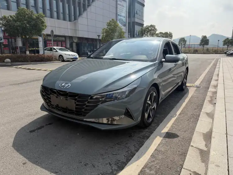 Elantra 2021 1.5L CVT LUX Premium Edition