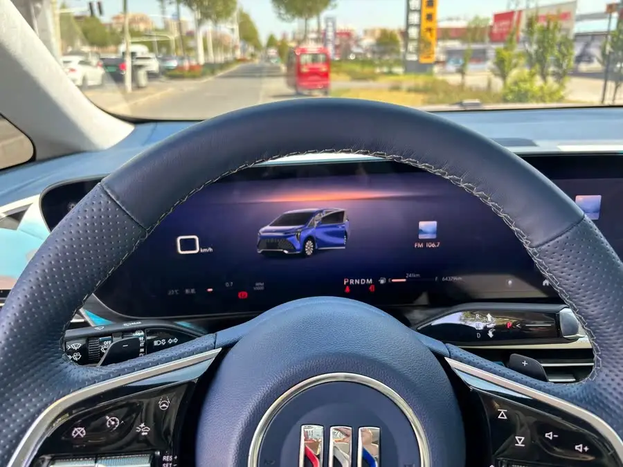 نسخة يونس 2023 من القرن 2.0T ذات الستة مقاعد