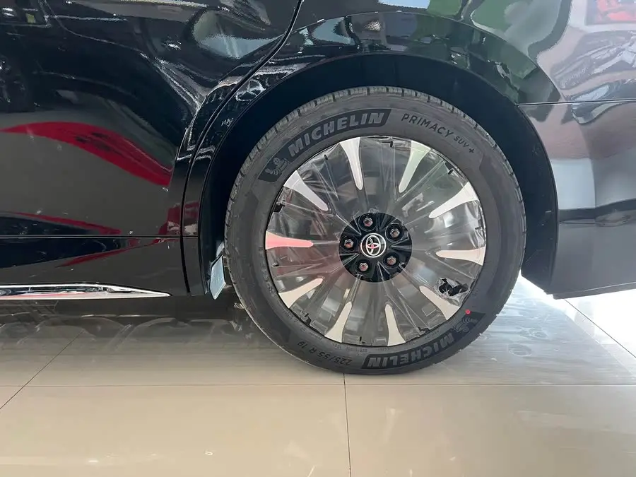 الفا 2024 هايبرد 2.5 لتر بريميوم