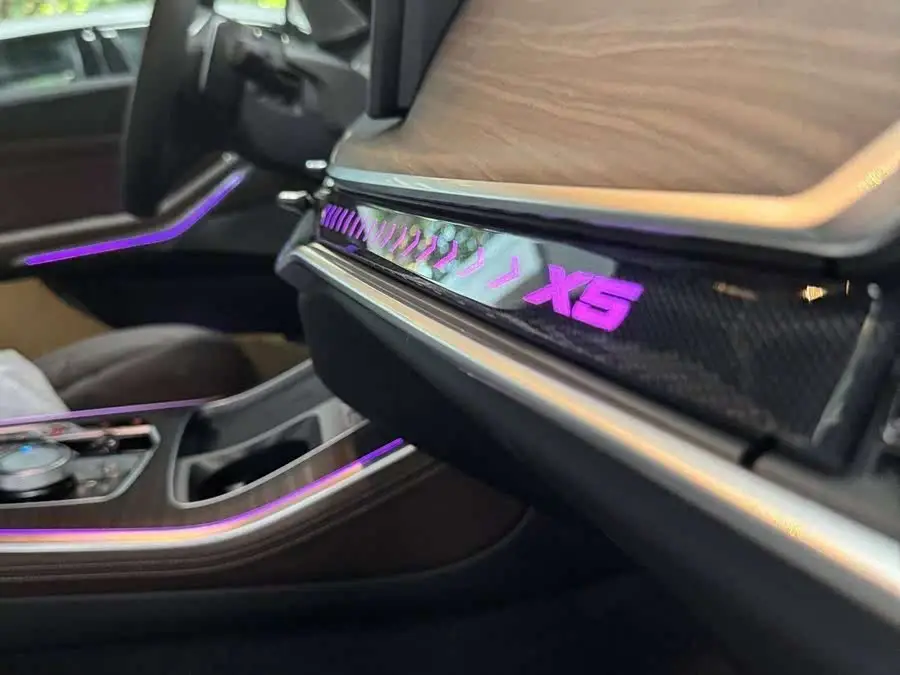 BMW X5 2023 xDrive 40Li M Sport Night Package