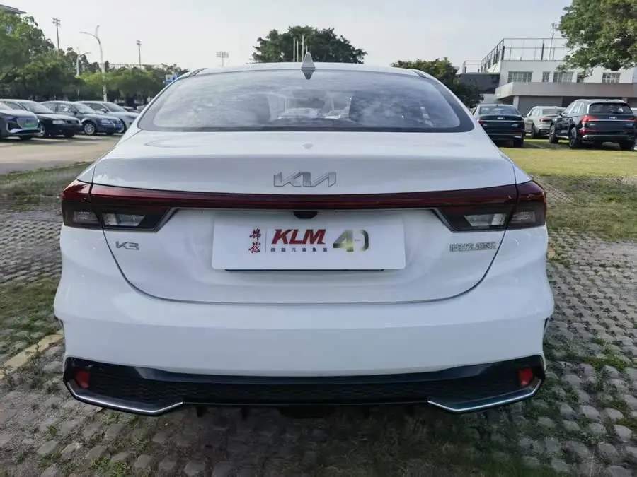 كيا K3 2023 نسخة فاخرة 1.5L CVT