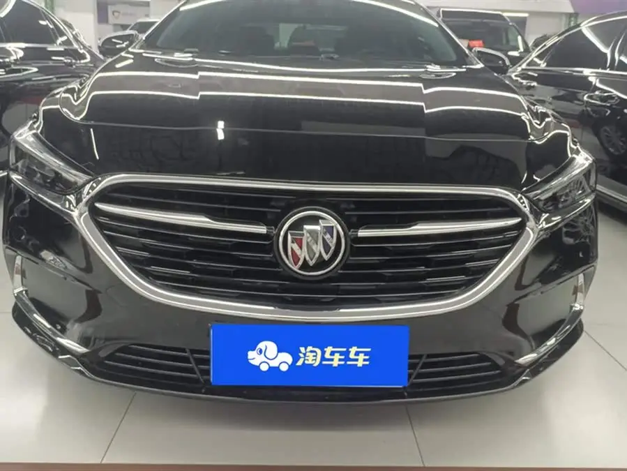 بيوك لاكروس 2021 552T فاخرة