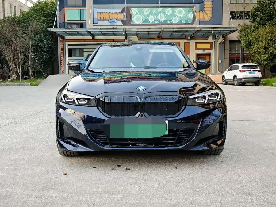 بي إم دبليو i3 2022 eDrive 35 L