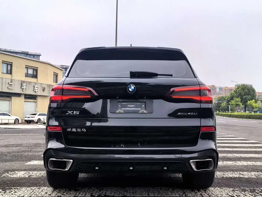 بي إم دبليو X5 2022 xDrive 30Li حزمة M الرياضية الحصرية