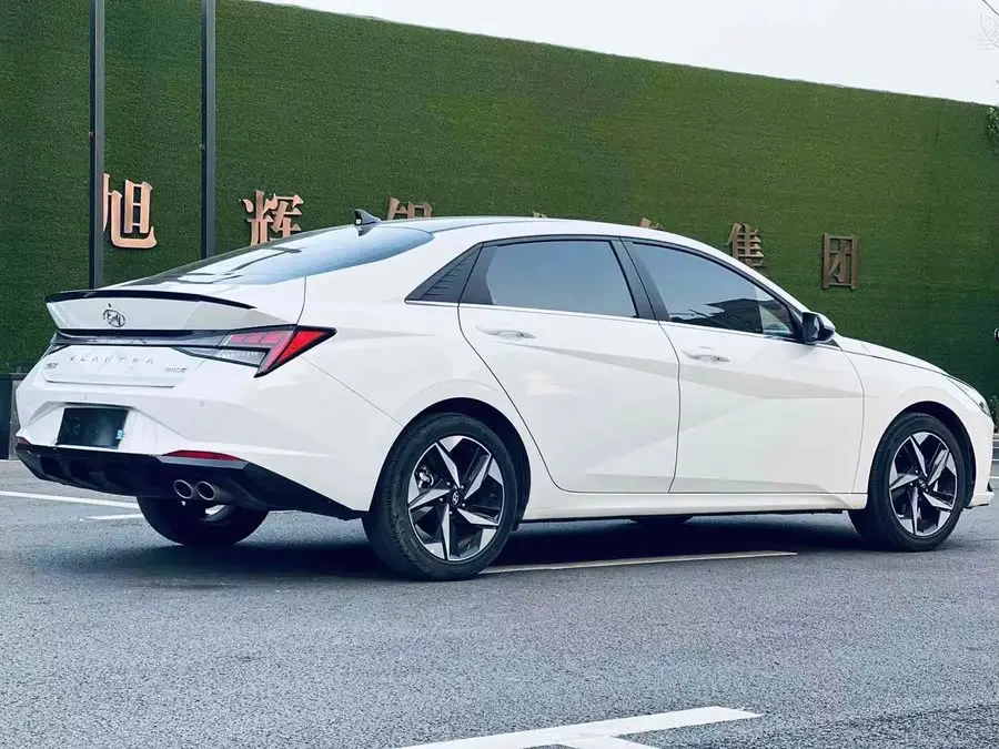 إيلانتر 2022 1.5 لتر CVT LUX النسخة الفاخرة