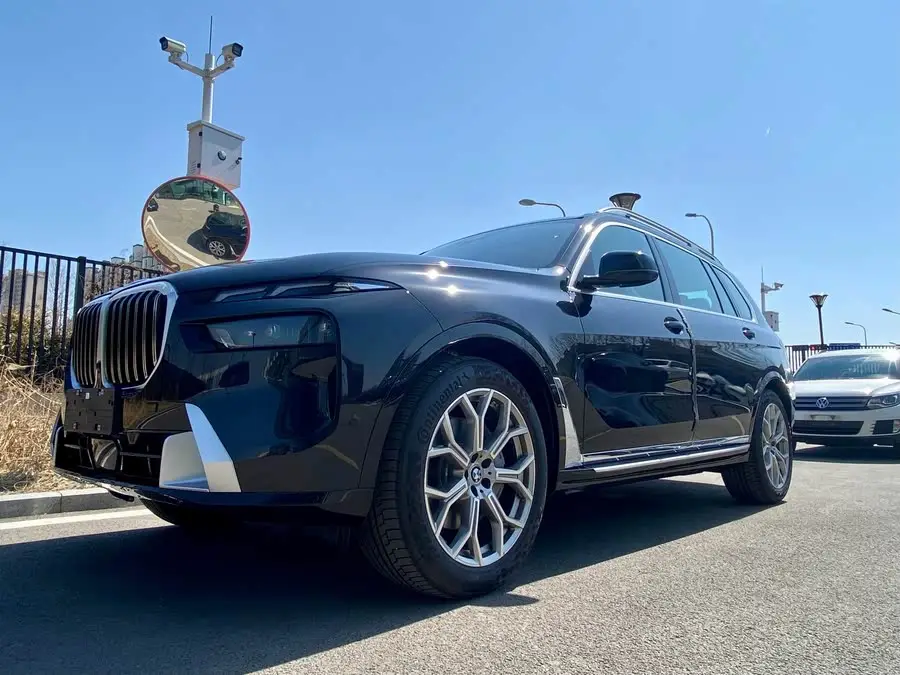 بي إم دبليو X7 2024 xDrive40i حزمة الرفاهية المتقدمة