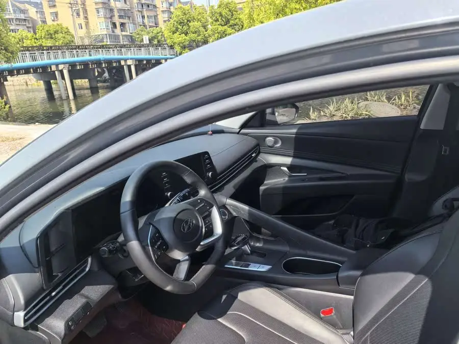 2022 هيونداي إلنترا 1.5 لتر CVT GLS النسخة الرائدة