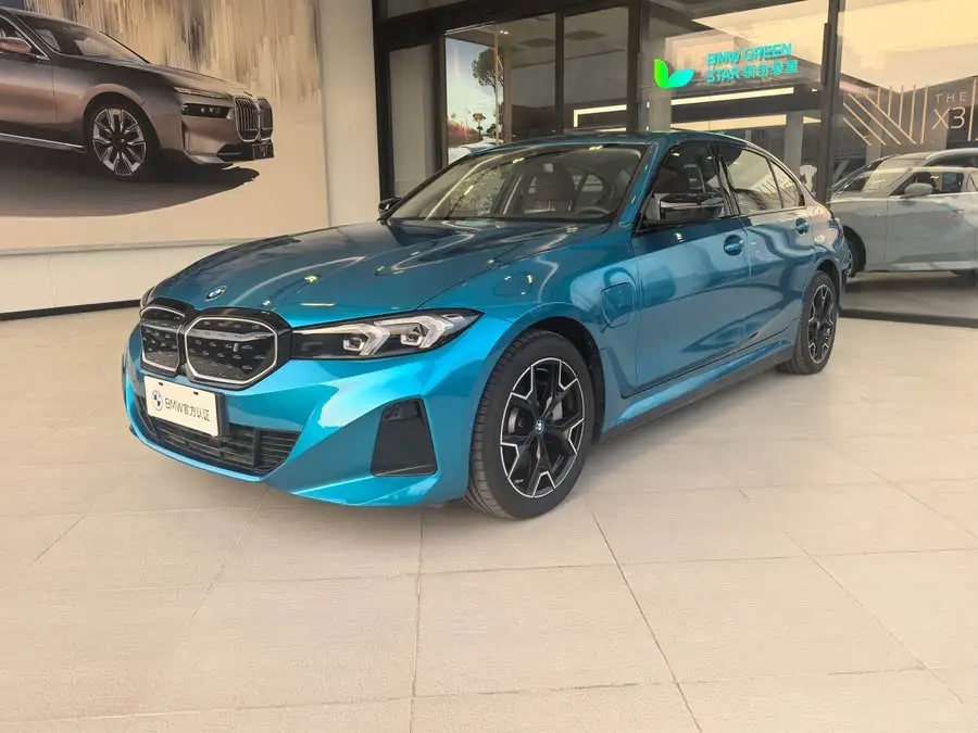 بي إم دبليو i3 2023 eDrive 40 L مجموعة ليلي