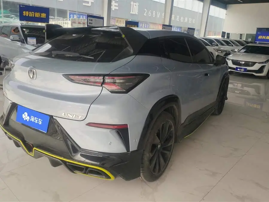 شانغن UNI-T 2022 طراز 1.5T النسخة الرياضية الرائدة