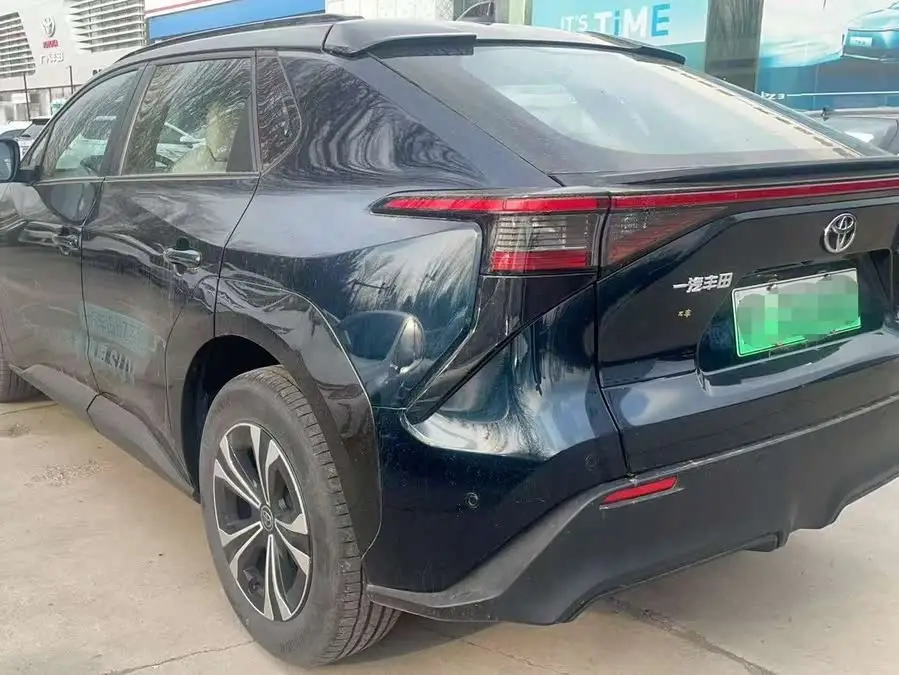 فاو تويوتا bZ4X 2022 النسخة عالية الأداء الرباعية الدفع PRO